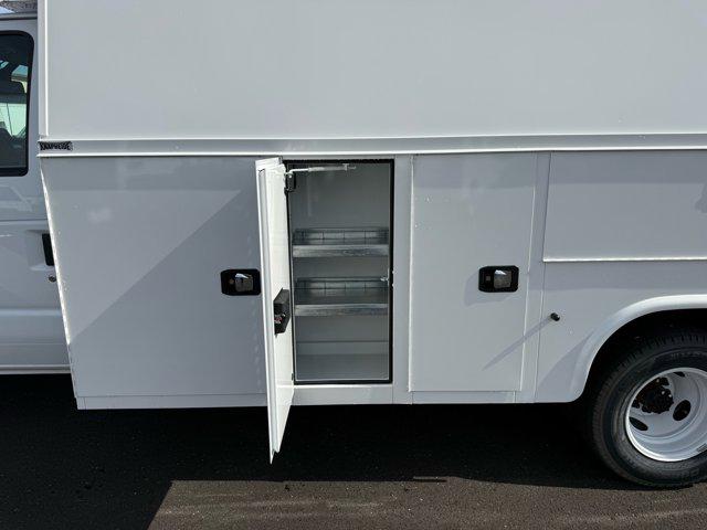 2026 Ford E-350 Cutaway E-350 DRW 158" WB