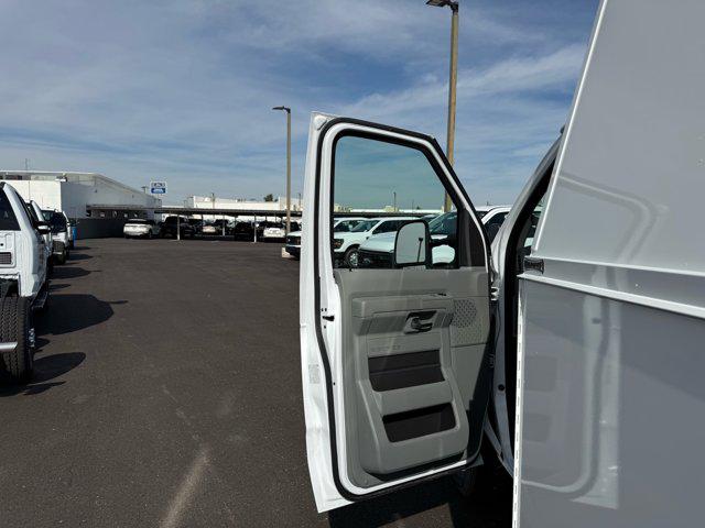 2026 Ford E-350 Cutaway E-350 DRW 158" WB