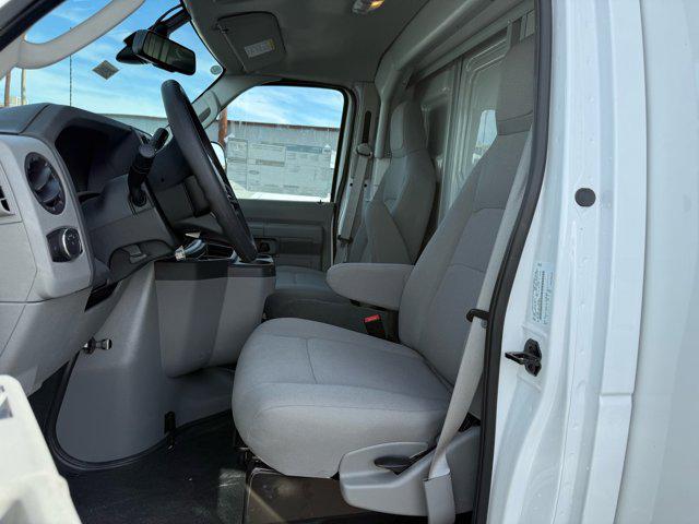 2026 Ford E-350 Cutaway E-350 DRW 158" WB