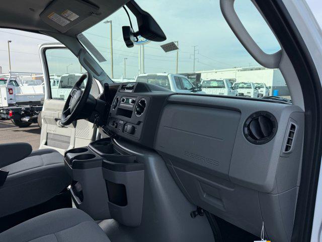 2026 Ford E-350 Cutaway E-350 DRW 158" WB