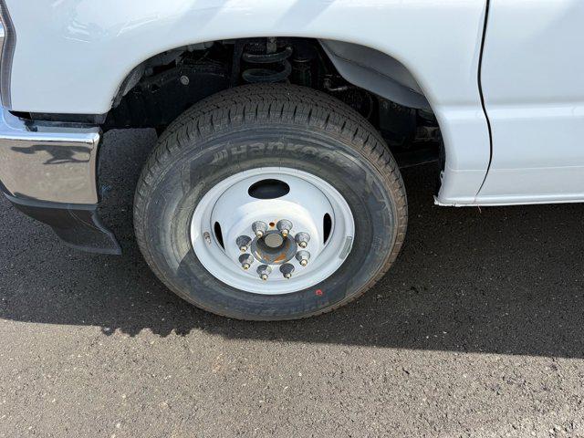 2026 Ford E-350 Cutaway E-350 DRW 158" WB