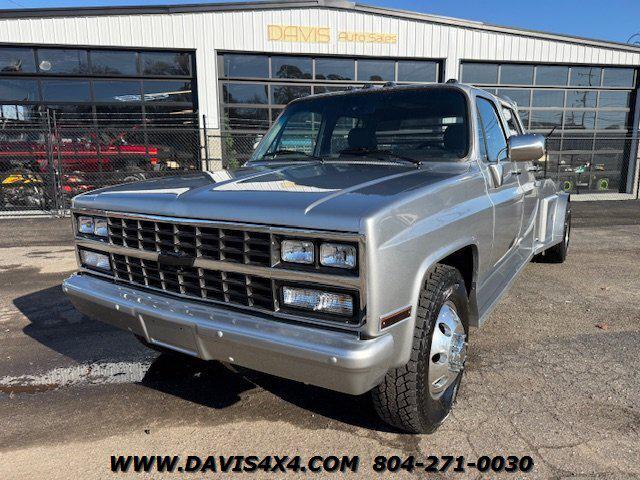 1989 Chevrolet 1 Ton Pickup 3+3 C/R30 Custom Hauler