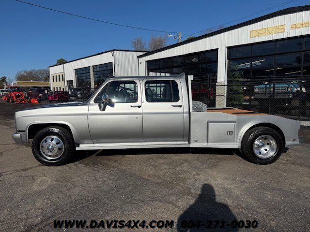 1989 Chevrolet 1 Ton Pickup 3+3 C/R30 Custom Hauler