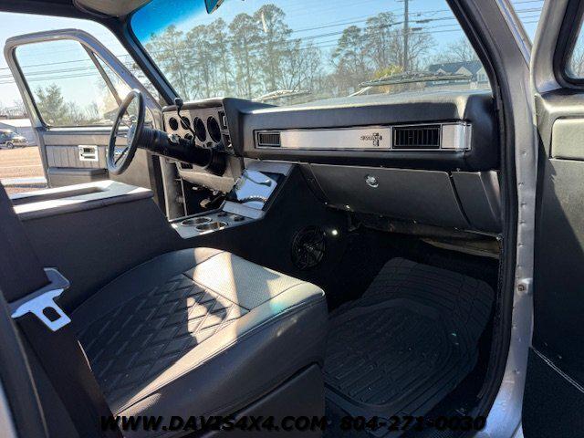 1989 Chevrolet 1 Ton Pickup 3+3 C/R30 Custom Hauler