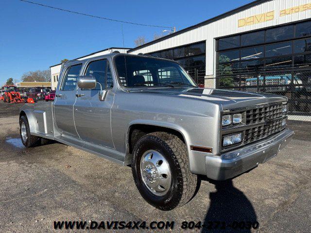 1989 Chevrolet 1 Ton Pickup 3+3 C/R30 Custom Hauler