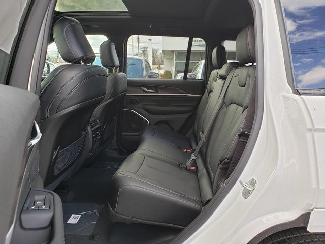 2026 Jeep Grand Cherokee Limited Reserve 4x4