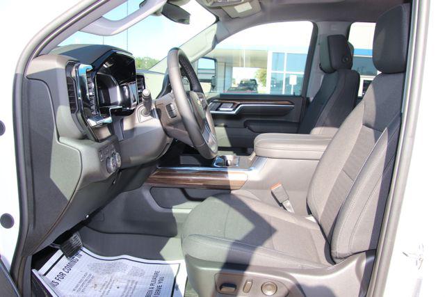 2026 Chevrolet Silverado 3500HD Crew Cab, Long Bed, LT Dual Rear Wheel, RWD