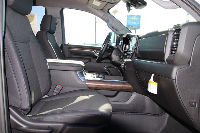 2026 Chevrolet Silverado 3500HD Crew Cab, Long Bed, LT Dual Rear Wheel, RWD