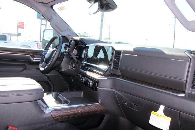 2026 Chevrolet Silverado 3500HD Crew Cab, Long Bed, LT Dual Rear Wheel, RWD