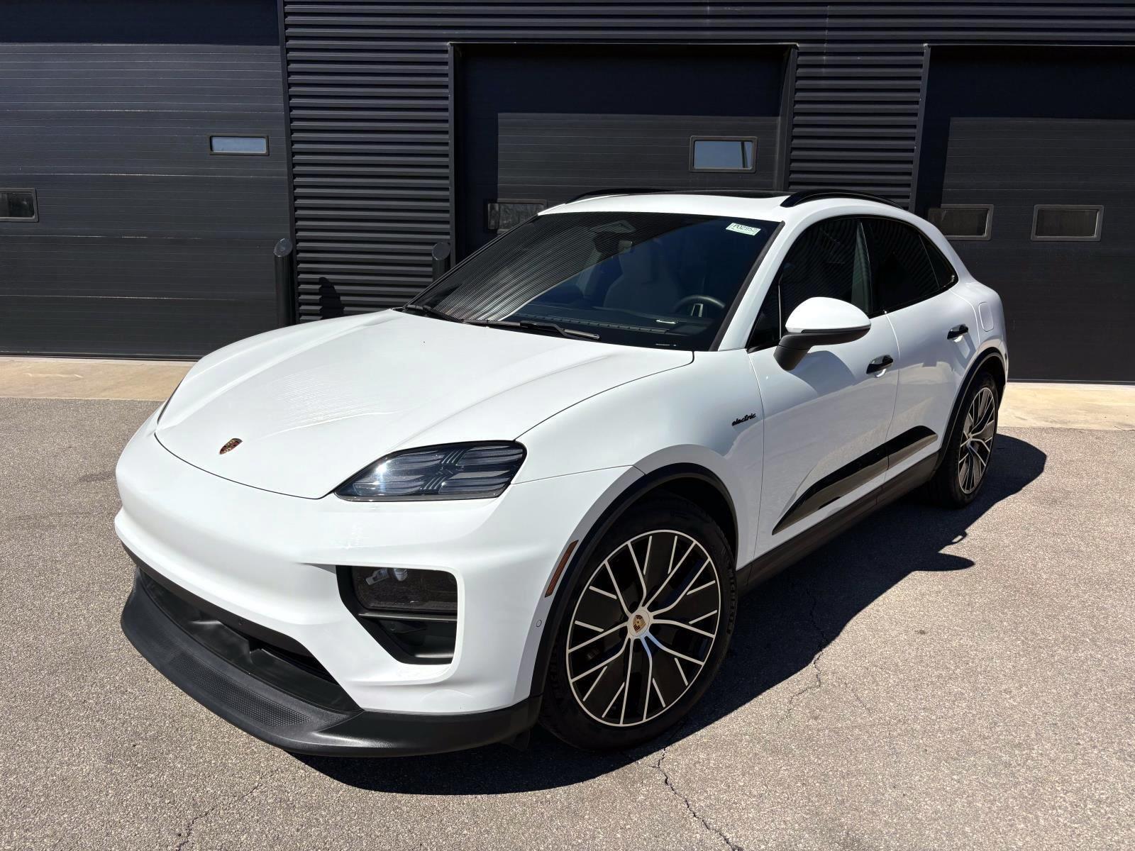/2024 Porsche Macan-Electric