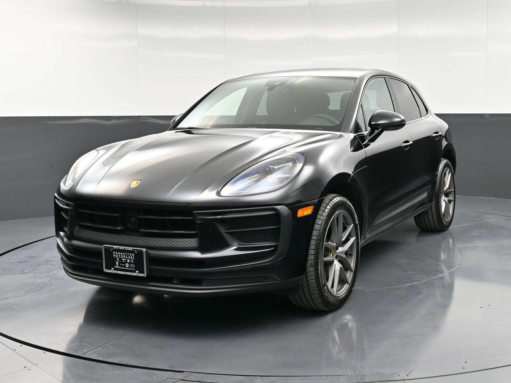 /2023 Porsche Macan