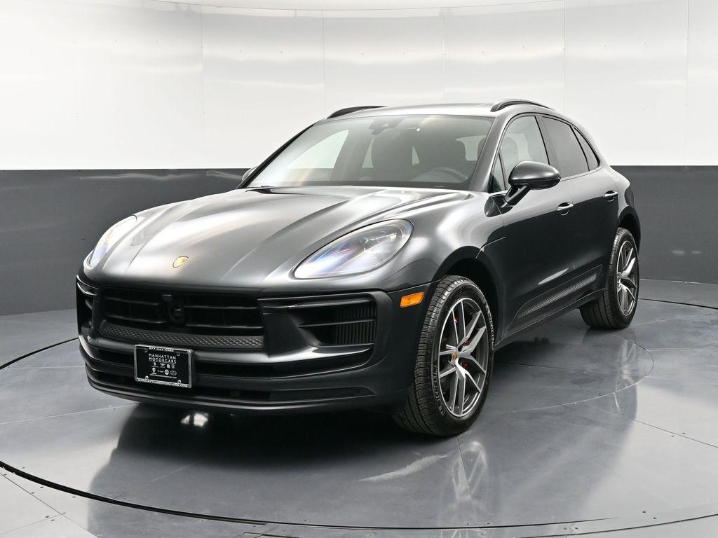 /2024 Porsche Macan