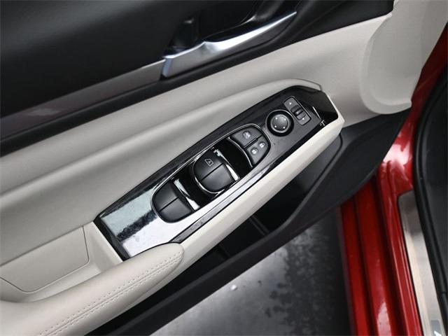 2025 Nissan Altima SL FWD