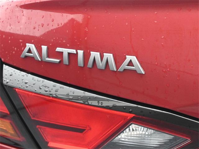 2025 Nissan Altima SL FWD