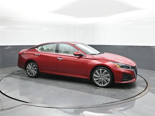 2025 Nissan Altima SL FWD