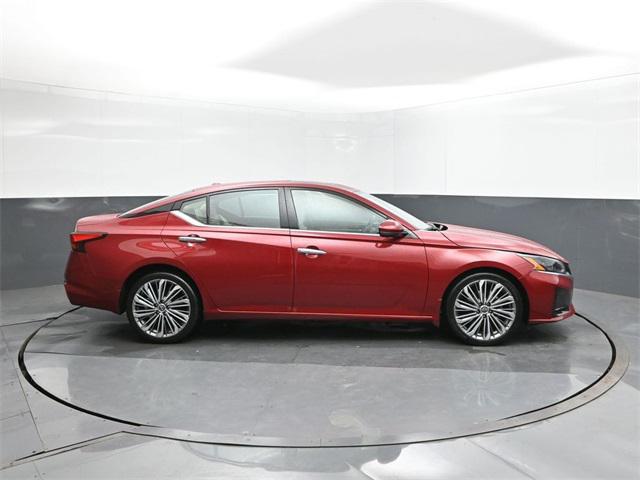 2025 Nissan Altima SL FWD