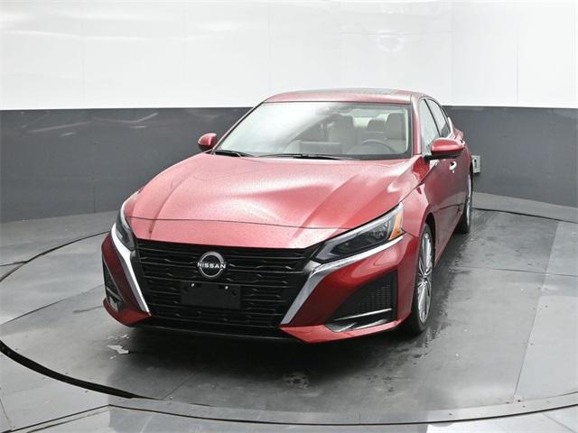 2025 Nissan Altima SL FWD
