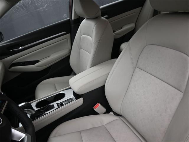 2025 Nissan Altima SL FWD