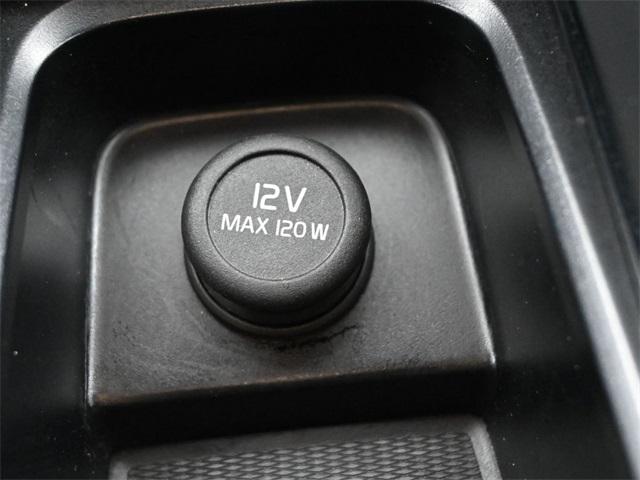 2023 Volvo XC60 B5 Ultimate Bright Theme