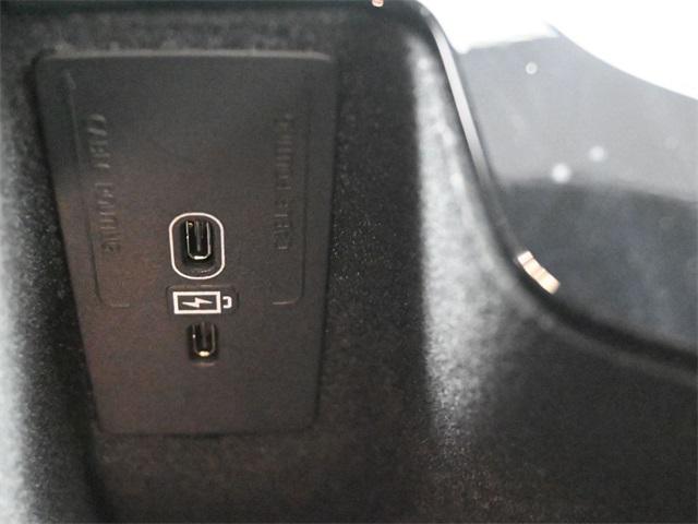 2023 Volvo XC60 B5 Ultimate Bright Theme