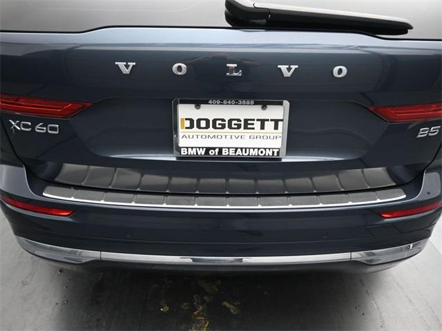 2023 Volvo XC60 B5 Ultimate Bright Theme