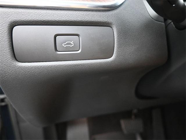 2023 Volvo XC60 B5 Ultimate Bright Theme