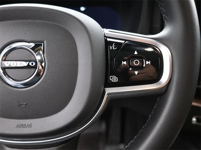 2023 Volvo XC60 B5 Ultimate Bright Theme