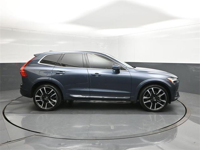 2023 Volvo XC60 B5 Ultimate Bright Theme
