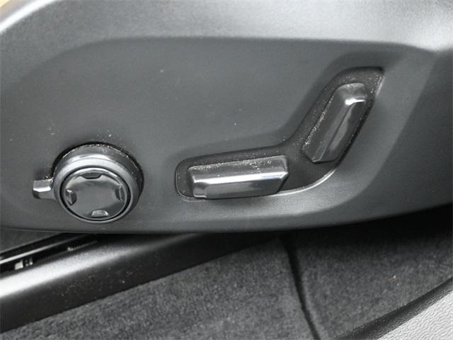 2023 Volvo XC60 B5 Ultimate Bright Theme
