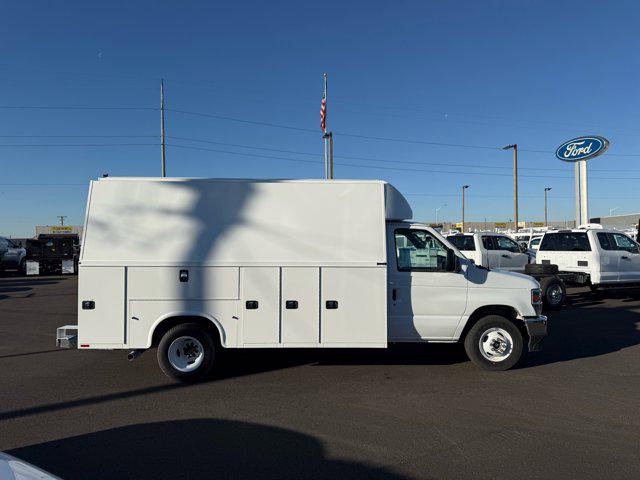 2026 Ford E-350 Cutaway E-350 DRW 158" WB