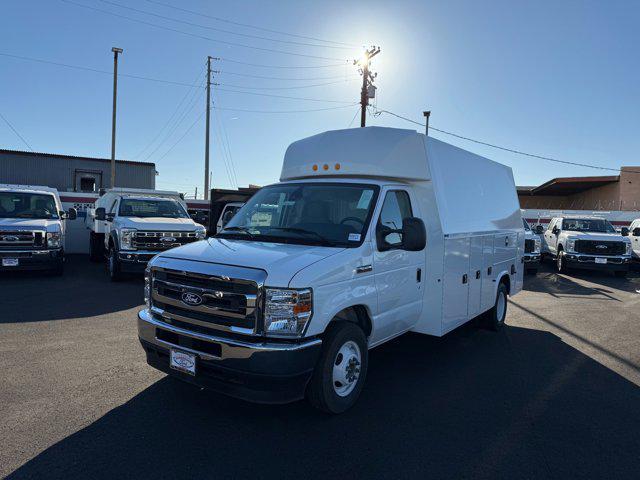 2026 Ford E-350 Cutaway E-350 DRW 158" WB