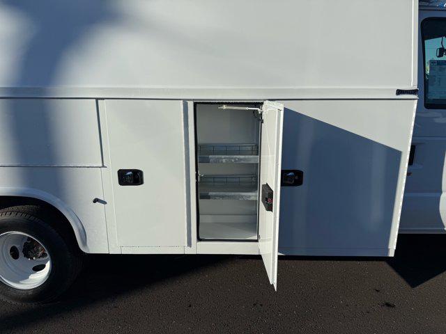 2026 Ford E-350 Cutaway E-350 DRW 158" WB