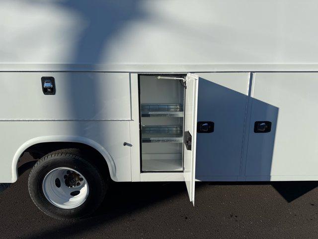 2026 Ford E-350 Cutaway E-350 DRW 158" WB