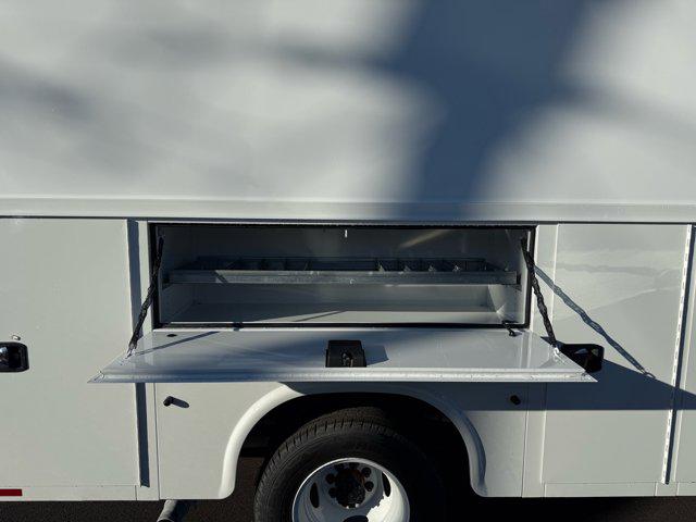 2026 Ford E-350 Cutaway E-350 DRW 158" WB