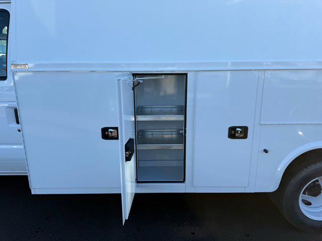 2026 Ford E-350 Cutaway E-350 DRW 158" WB