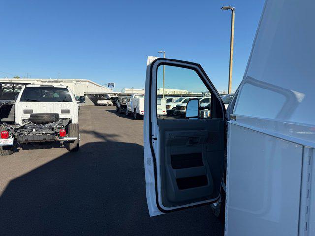 2026 Ford E-350 Cutaway E-350 DRW 158" WB