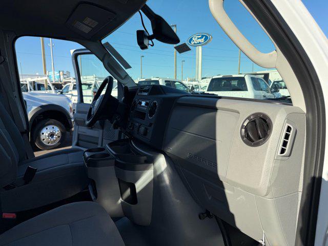 2026 Ford E-350 Cutaway E-350 DRW 158" WB
