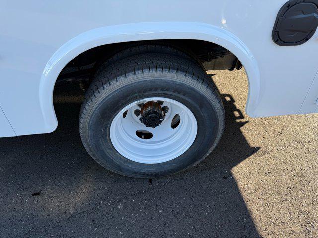 2026 Ford E-350 Cutaway E-350 DRW 158" WB