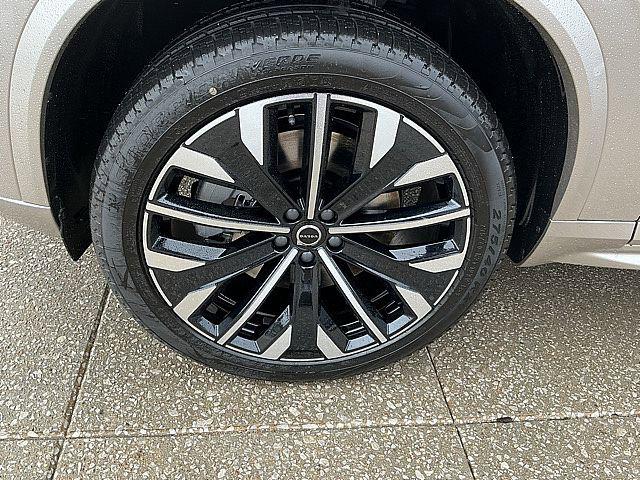2026 Volvo XC90 Plug-In Hybrid Plus, T8 AWD, Electric/Gasoline, Bright, 7 Seats
