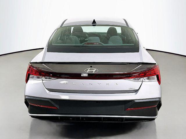 2026 Hyundai Elantra Hybrid SEL Sport