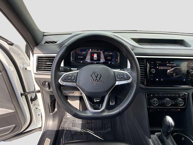 2023 Volkswagen Atlas Cross Sport 2.0T SEL R-Line Black