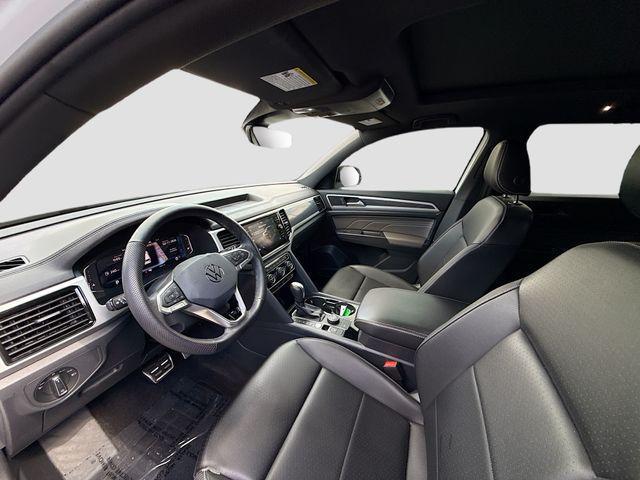 2023 Volkswagen Atlas Cross Sport 2.0T SEL R-Line Black