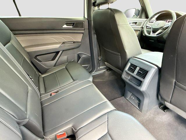 2023 Volkswagen Atlas Cross Sport 2.0T SEL R-Line Black