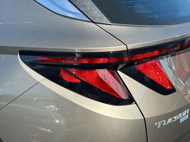 2026 Hyundai Tucson Hybrid Blue SE