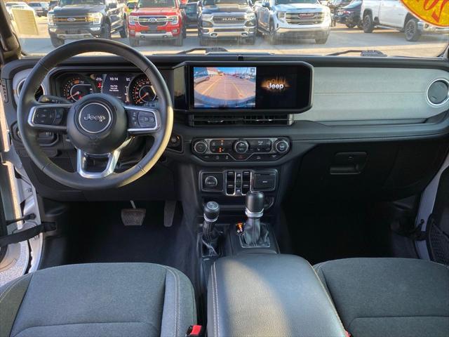 2024 Jeep Wrangler 4-Door Sahara 4x4