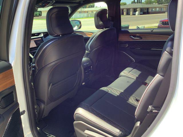 2026 Jeep Grand Cherokee Summit 4x4