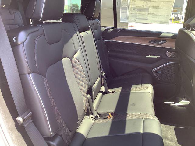 2026 Jeep Grand Cherokee Summit 4x4