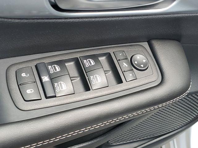 2026 Chrysler Pacifica Limited AWD