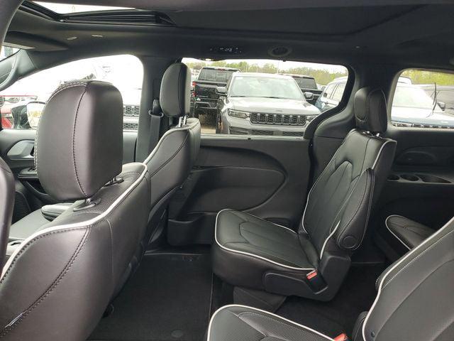 2026 Chrysler Pacifica Limited AWD