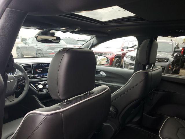 2026 Chrysler Pacifica Limited AWD
